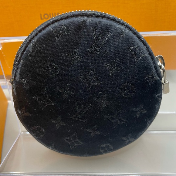 Rare Louis Vuitton Black Monogram Satin Conte De Fees Apple Round Coin Pouch - Picture 4 of 9